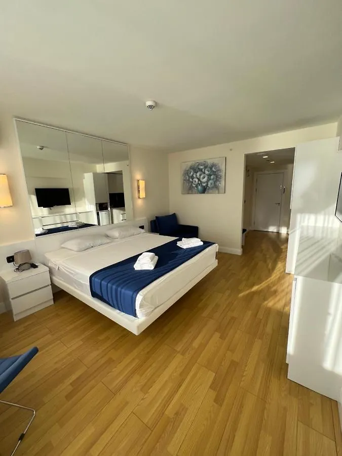 Premium Aparthotel With Sea View Batumi 0*,